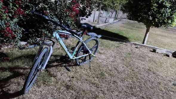 السلام عليكم بايسكل هجين ٧سرع ب٣ النضافه 80% العنوان الانبار الحبانيه يم المدخل او الحبانيه المفتول كولكم السعر 75الف و بي مجال الرقم ***********بي واتساب
