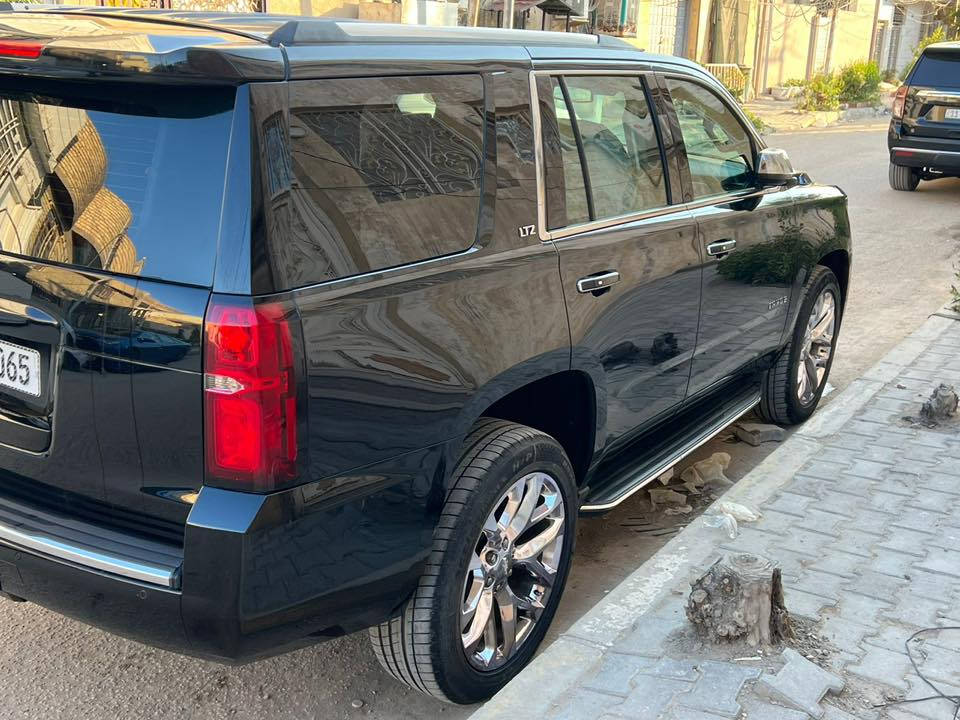 السلام عليكم
تاهو ltz خليجي ٢٠١٧ فول مواصفات 
كير محرك بشرط جديد مكفول 
سنوية لغاية ٦ / ١١ / ٢٠٢٨ بسمي رقم بغداد دولي 
ماشية ٧٣ الف 
سلايت 
كشن جلد تدفئة تبريد بالكشن داخل قرميدي 
كشن هزاز 
قاصة 
ثلاجة 
رادار بالمري 
ويل كروم ٢٢ 
حسام امامي خلفي 
جنطة كهرباء 
دبل بصمة 
سقف DVD
كامرة 
استيرن كهربائي 
السيارة مغلفة ppf بالكامل ابو الضمان عشر سنوات قيمتة ٢٠ ورقة 
السيارة حيل جديدة كفالة عامة فقط شخط اربع أصابع بالباب خلف السائق الباقي كفالة 
السعر ٤٠٥ وبيها مجال بسيط 
***********
