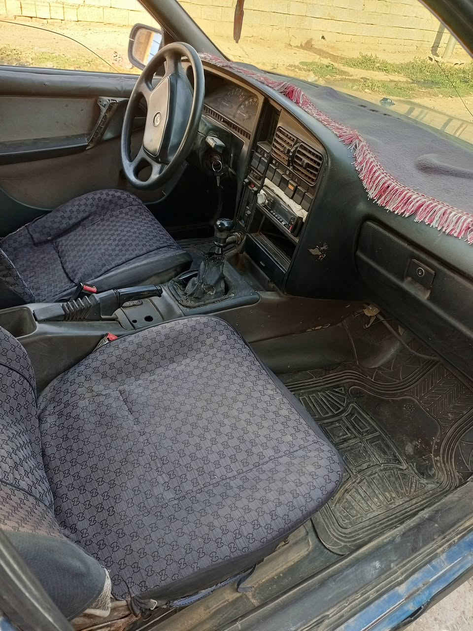 السلام عليكم اوميكا للبيع موديل 89 كير محرك صدر كهربائيات تمام سنويه لل 2030 بطاقه بانزين بيها شرط التحويل السعر 28 وبيها مجال رقم الهاتف ***********
