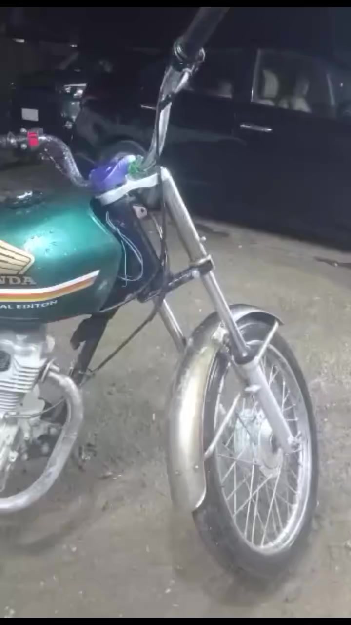 سلام عليكم دراجه نامه شلامجه موديل 25شاصي 24 اوراق سكنر كفاله عامه تعمير جديد ما بيها نقص برغي للبيع سعر 625وبها مجال مكان بابل محاويل قرب صيطره الاثار متواجد خاص الرقم ***********
