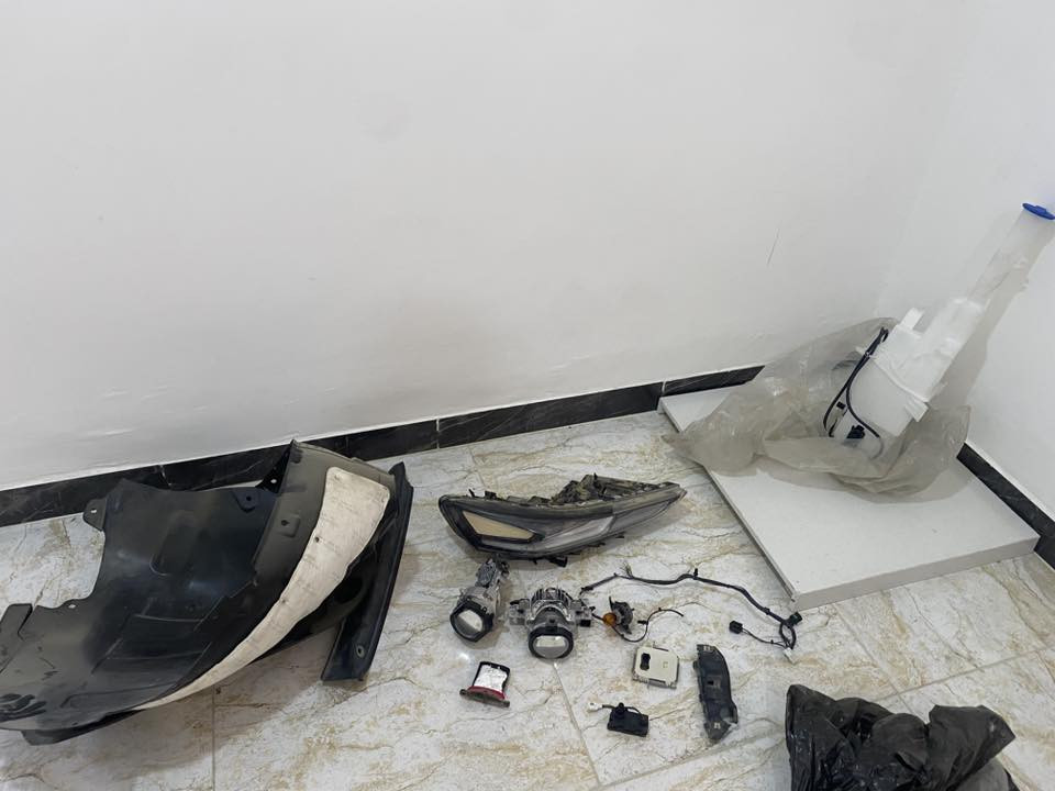 السلام عليكم تتوفر ادوات سنتافي ٢٠١٩
طبرباز

حاجب زينون 

عدسات لايت 

مطارة ماسحات والصوندات مالتهه جديده لوك

عدسةاشاره

ابيعهن كلهن السعر ١٠٠ الف  

***********
