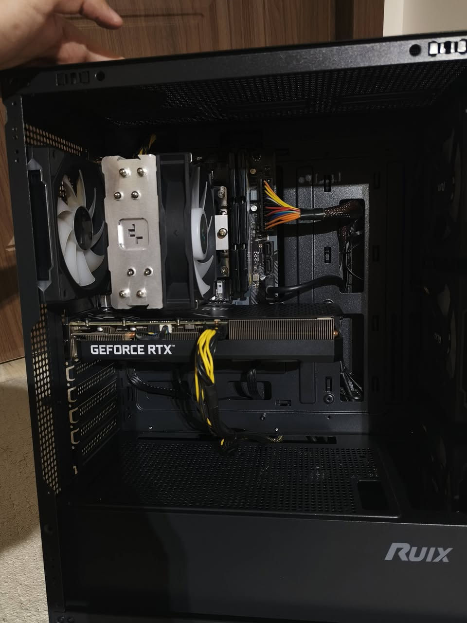 حاسبه للبيع ٩٥٠ الف قفل
المواصفات : 
 كارت RTX 3060ti GALAX 
معالج i5 12400f 
بورد H610M K D4 
رامات PUSKILL DDR4 16GB 3200MHZ 
هارد M.2 SKhynix 512gb gen4 
Power 650W 
سعر الحاسبه ( فقط كيس ) 950 الف 

متوفر توصيل كيس نظيف كلشي موضح بالصور


**إذا كنت صاحب هذا الإعلان وتريد حذفه لأي سبب، رجاءا أرسل رسالة إلى الدعم الفني**