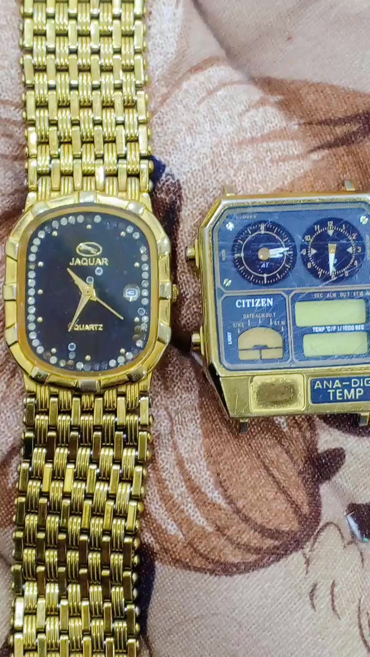 هاذن الساعات للبيع شغالات بس يحتاجن باتريات


**إذا كنت صاحب هذا الإعلان وتريد حذفه لأي سبب، رجاءا أرسل رسالة إلى الدعم الفني**