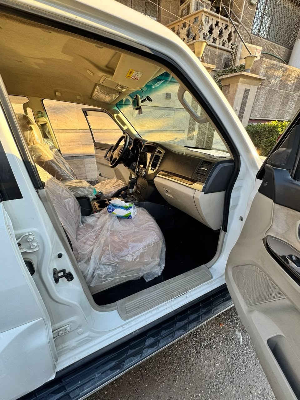 باجيرو خليجي 16(كليين)
محرك  3.5

لون ابيض 

مري شفط 

تحكمات ستيرن 

كروز سرعه 

4x4

رقم اربيل 

السعر 175

***********.
