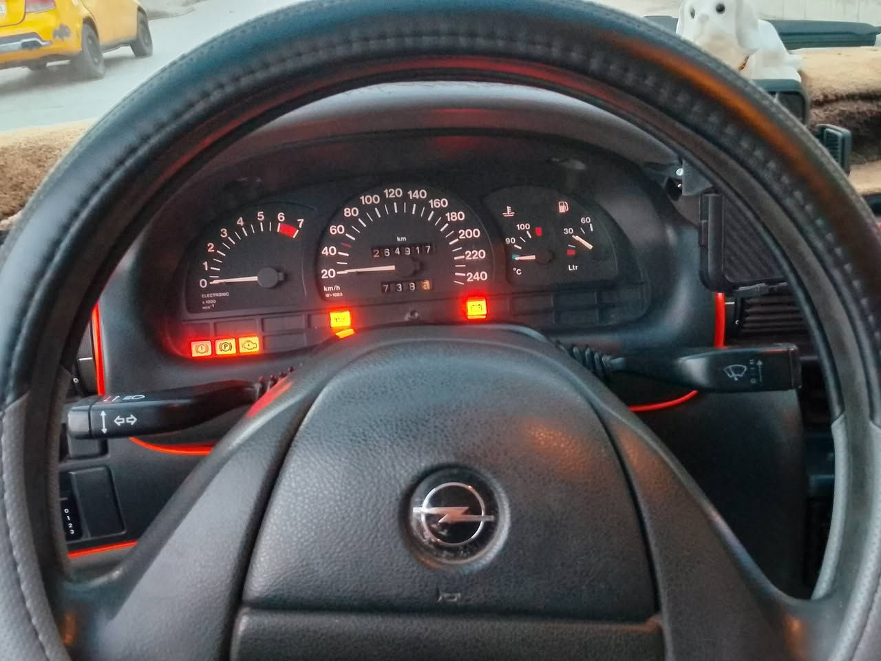السلام عليكم عيني عندي استرا للبيع موديل 92 حجم 18 شرط التحويل بطاقه بانزين بيها قفل مركزي شاشه الكتروني كهربائيات كله شغال السياره ما بيها اي ضربه نظيفه وكاعده من الدعاميه للدعاميه شرط انطيك محرك كير بالشرط مكاني كركوك السعر 42 بي مجال بسيط ***********
