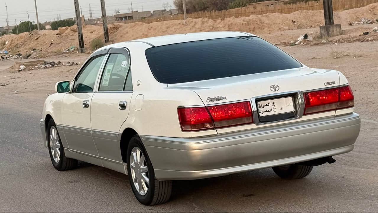 كراون ملكه 2004 / قرار 102 مكفوله من الكصه والنقل والضربه وكافه الاصواليات كامله معامله واصله لتخمين بسمي سياره 
رقم بصره جاهزه من كلشي سياره جديده اي نقص مابيه 
داخل عسلي عنواني البصره الاستفسار ***********
السعر 95 ورقه البصرة, العراق

