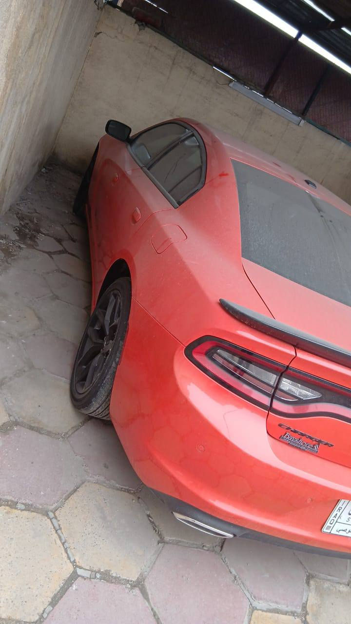 السلام عليكم جارجر للبيع موديل 21 اصل ماشيه 52 ميل السياره تويل السياره فئتها سي اكس  تي معروفه مواصفات سياره احادثها شاملغ وبنيد كل تفاصيلها بالمنشور بها شخطه بالباب وبالقماره اني الكحله وناشر  الصوره سياره مال جناي مكان السياره بغداد مدينه الصدر سعرها 220 رقم الهاتف ***********
