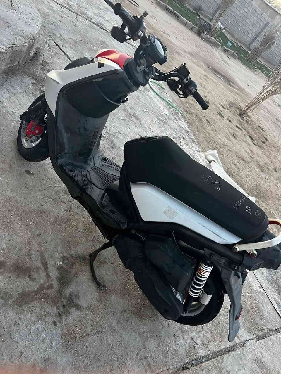 السلام عليكم سكنس جبلي نزلته من معرض زيتون علا ايدي صارله اسبوع شرط دراجه ختم واحد كفرات +مكينه  مكاني بصره السعر 1500قفل بيع فقط  ماخذه بسعر أكثر  وصل موجود الشراي بخدمته ***********
