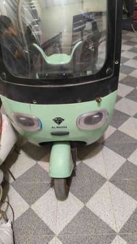 دراجة ثلاثية • قابل للتفاوض • بهرز برغه