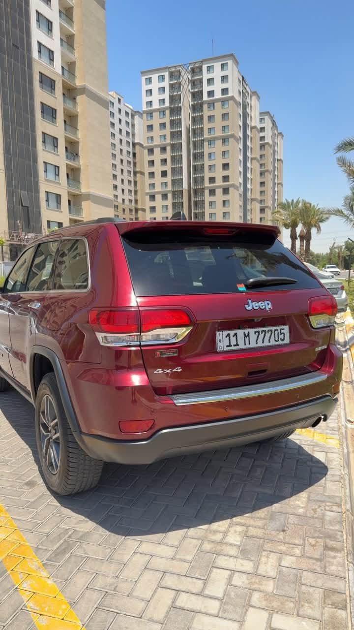 ⚫ جيب لمتد  5 راكب موديل2022 للبيع 

🔹 محرك 3600 V6

🔹 رقم بغداد (سنوية جديدة + هزة جديدة)

🔹كير ومكينه مكفولات 

🔹 مواصفات السيارة:

•

• تشغيل عن بعد

• ردارات جانبية

• 

• رادار خلفي

• حساسات خلفية

• توقف ذاتي

• كاميرا دوارة

• نقاط عمياء

• تحديد مسار

• قيادة ذاتية

• كروز سرعة

• سايد بريك بصمة (كهرباء)

• ويل 20

•

• أبل كار بلاي

•كشنات جلد

• كشن كهرباء

• هيترات بالكشن

• هيتر بالستيرن

• صندوق كهرباء

• لايت زينون بلادي

🔹 ضرر السيارة فقط جاملغ بنيد، بدون  وبدون تبديل 
بدوووووووون شاصي وبدوووووون لغد تختلف على المهجمومات
📍 موقع السيارة: بغداد / 
السعر 230وبيها مجال بسيط 

📞 للاستفسار:
***********

