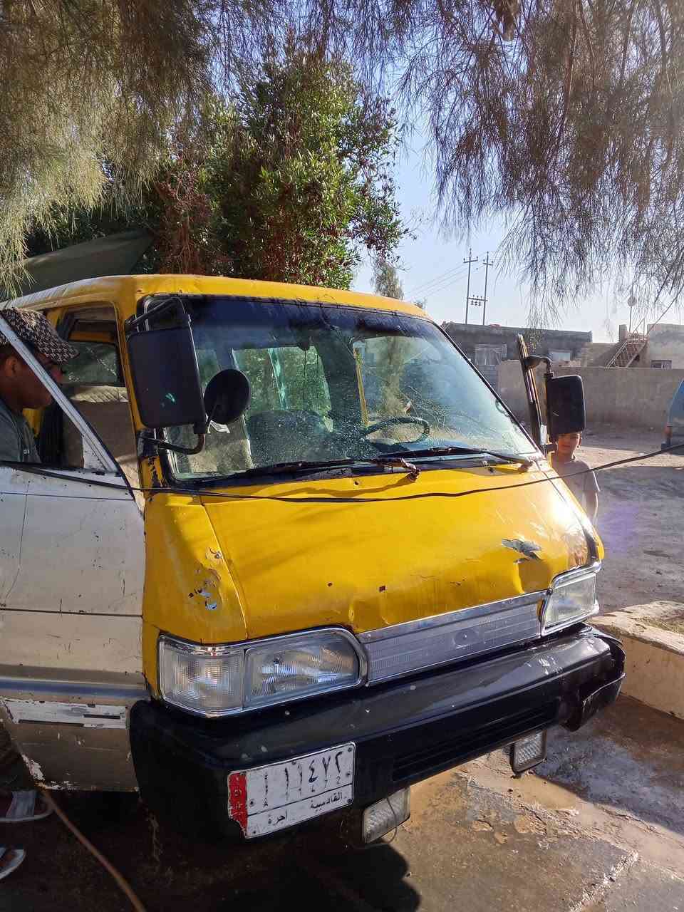 السلام عليكم كيا بستا موديل 1993 ماكينه بها خيط بخار تخم تاير جدد شواجی بالكرتونه راعيها اني رقم ***********
