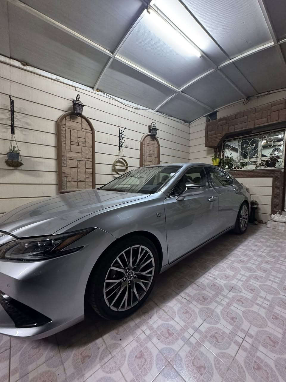 Lexus ES350 V6 2024
58AJZ1B16RU162201رقم الشاصي   
فول مواصفات 1/1 
السعر 315 بي مجال لطيبين 

حادث بجم سطحي بدون ايرباك بدون شواصي شرط الفحص 

تصليح درجة اولى كلها اصلي 

مكان كركوك 
الرقم كاتي تترقم شمالي 
*********** واتس
