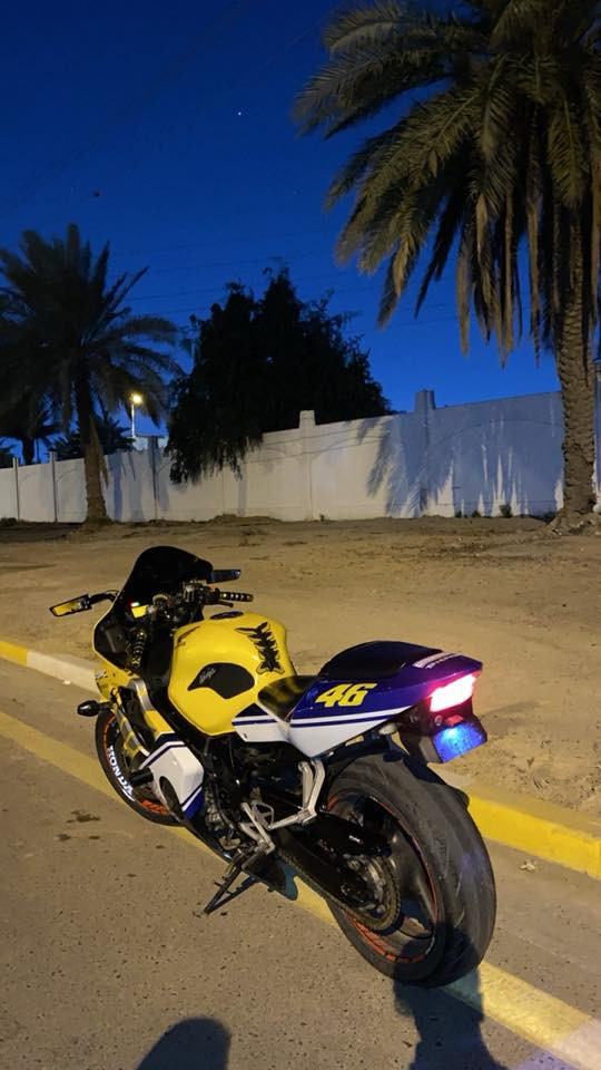 سلام عليكم دراجه f4i 200. للبيع محرك مكفول مكان دراجه عامريه ***********  واتساب بس
