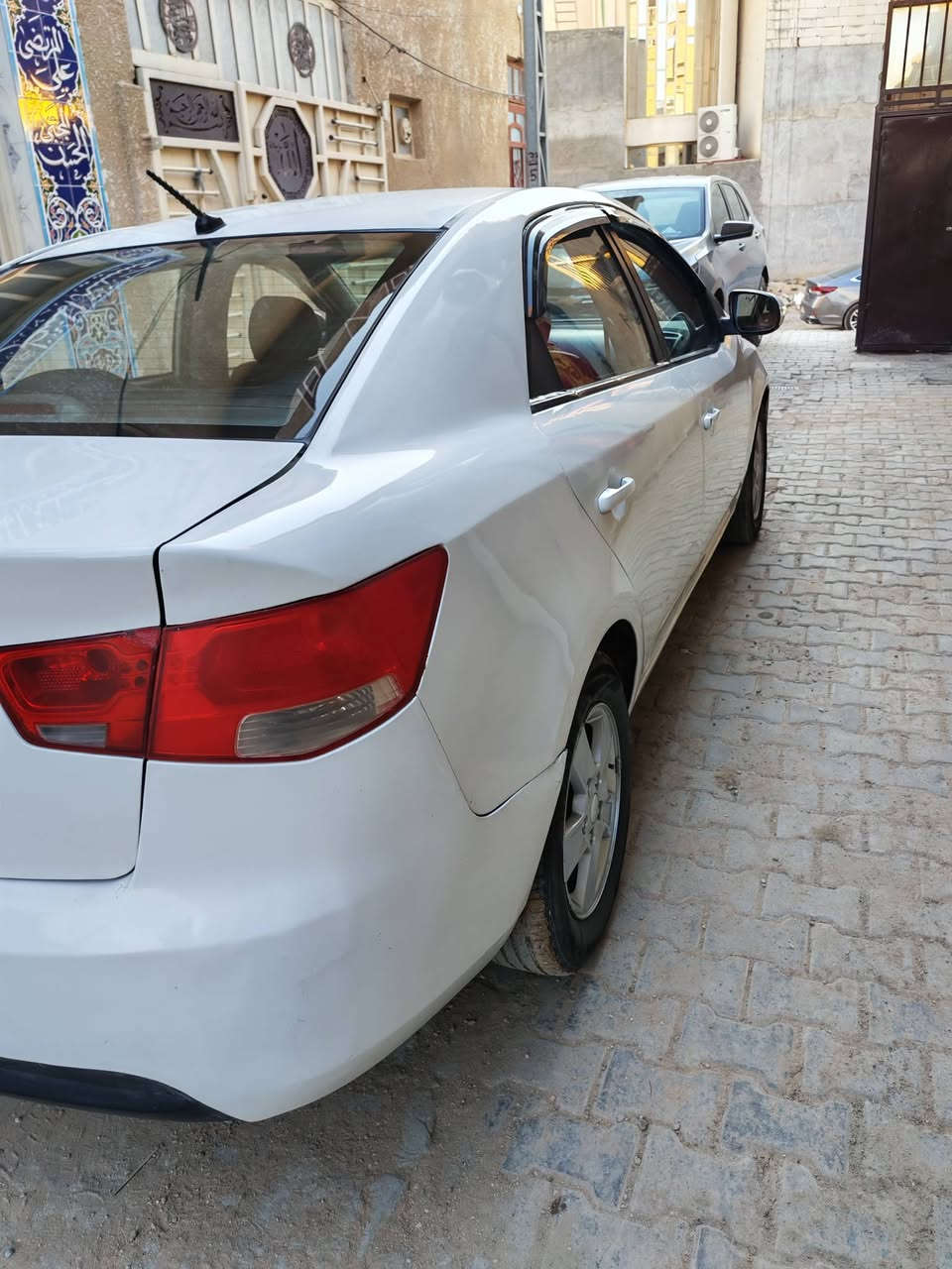 سلام عليكم
كيا سيراتو موديل ٢٠٠٩ صبغ عام صبغ عام 

كير محرك وكهربائيات كله بشرط سيارة مدوشمة كامل سنوية جديدة تخم تاير مانقصه كلشي للتواصل واتساب ***********
السعر ٧٥ بيه مجال
