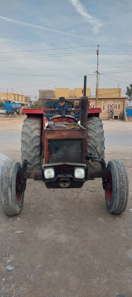 من رخصة الادمن المحترم
السلام عليكم ورحمة الله وبركاته 
مكينه عنتر للبيع موديل 86 باور 
مكفوله هيدروليك سدر كير محرك اكسن سدر 
السلام أب 3500 وبيها مجال قليل 
الاستفسار *********** واسط ناحيه شيخ سعد
