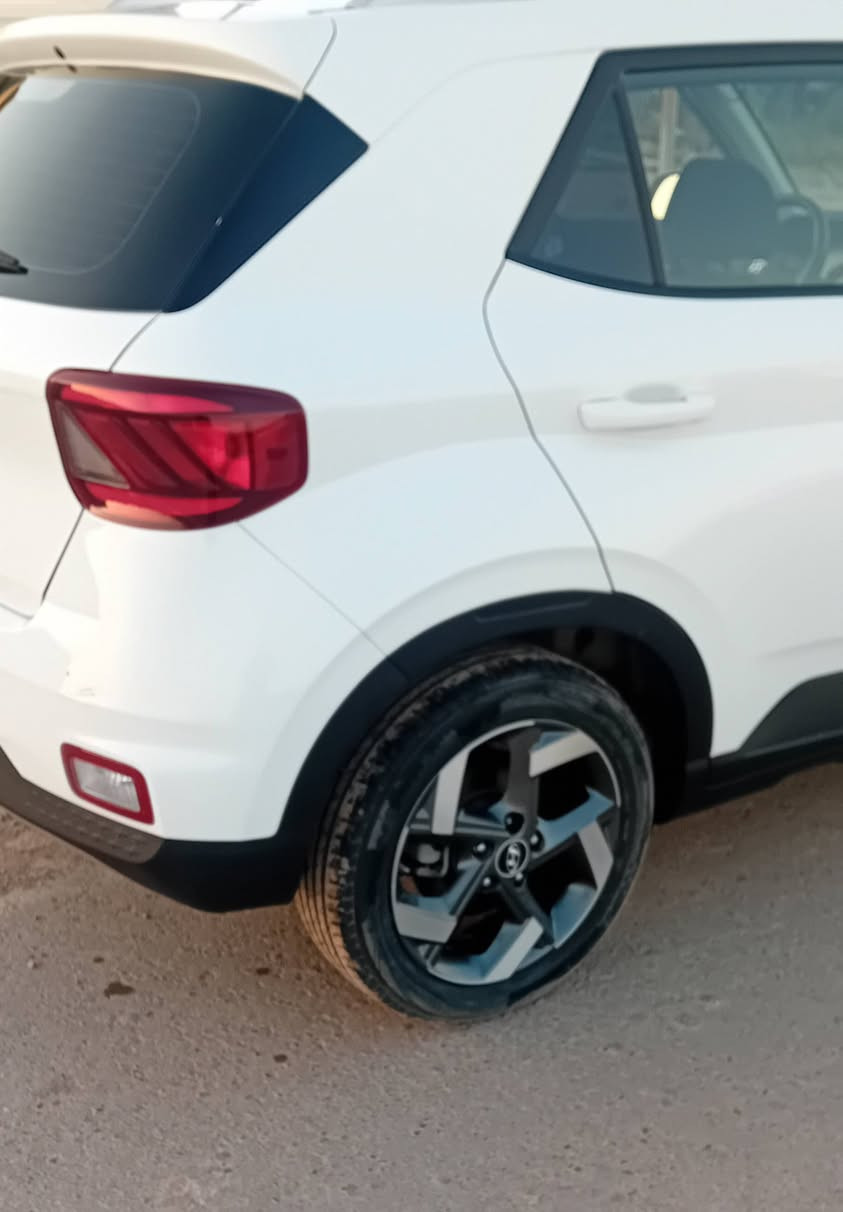 سلام عليكم.
فينو.25.
ماشية 8.الف.
السعر مع تفاصيل خاص. 
واتساب ***********
