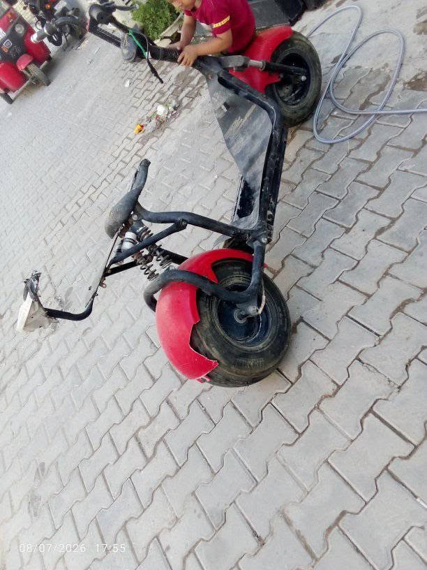 سلام عليكم
دراجه هارلي شحن
نضيف شغاله نقص فقط باتريات
بغداد الحريه بيع او مراوس
***********
