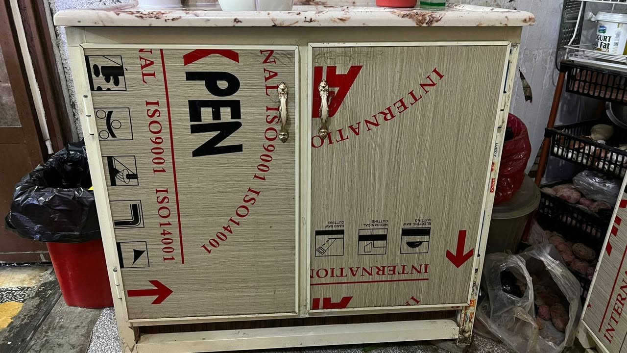 كاونتر جديد نضافه ٩٥٪ لمرمر لبل سنك مو ويا السعر ٣٥٠ مكاني بغداد البياع ***********
