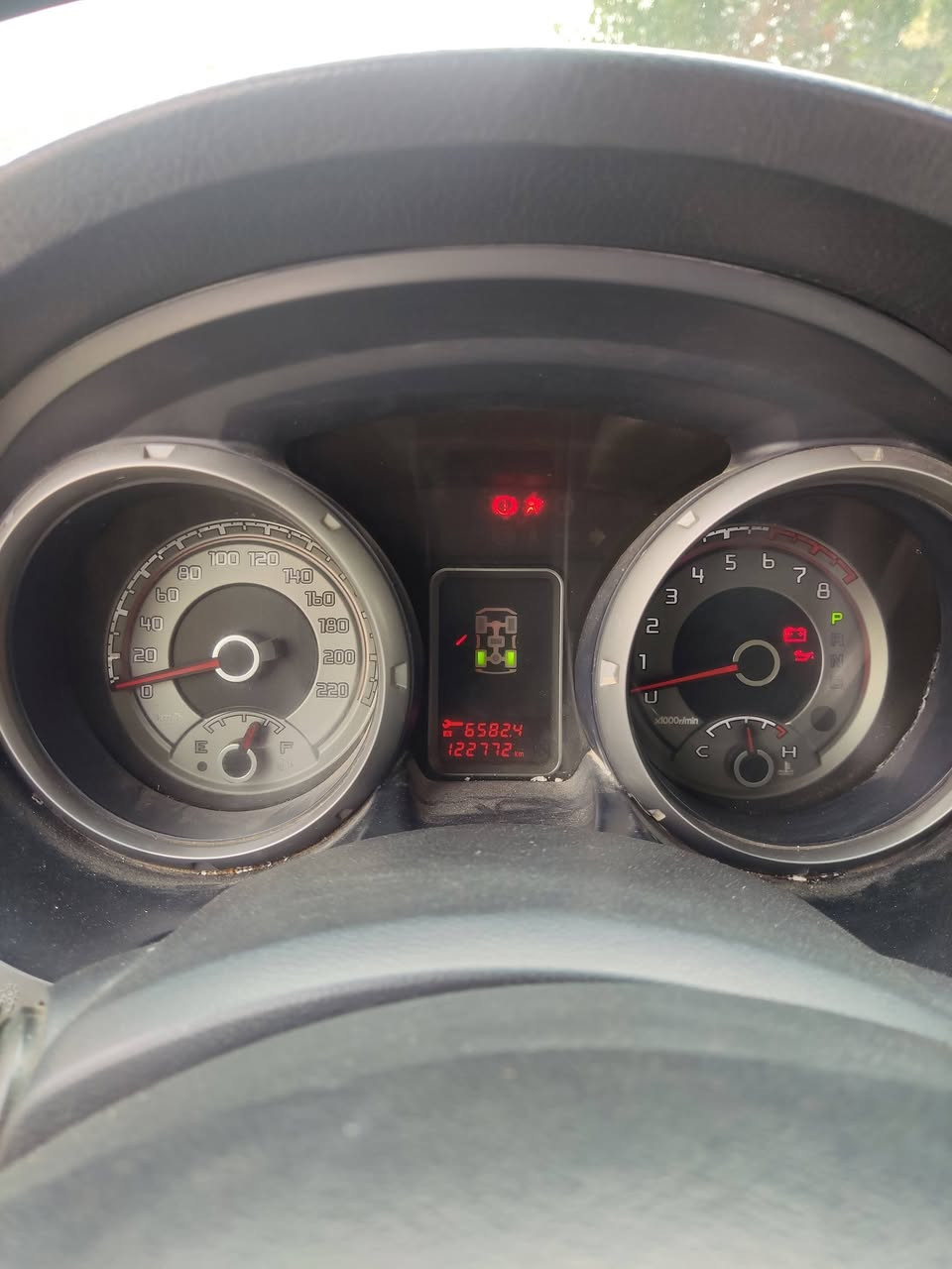 السلام عليكم
باجيرو 2016  
لون ابيض صدفي 
السيارة على وضع الشركه كير محرك كهربائيات 
رقم بصرة مشروع وطني تحويل مباشر 
ماشية 122الف كما موضح بالصورة 
السعر 160 ورقة 
للاستفسار اكثر 
***********
