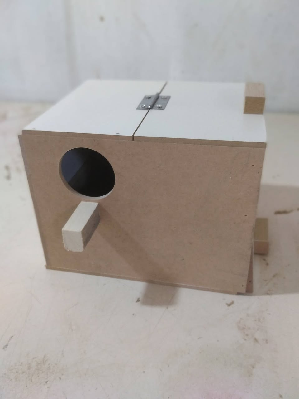 كل ماهوا جديد متاح بيوت لطيور الحب وجميع انواعها لتواصل عل خاص او على الأرقام التاليه ***********
*********** العنوان الموصل حي الانتصار العراق
