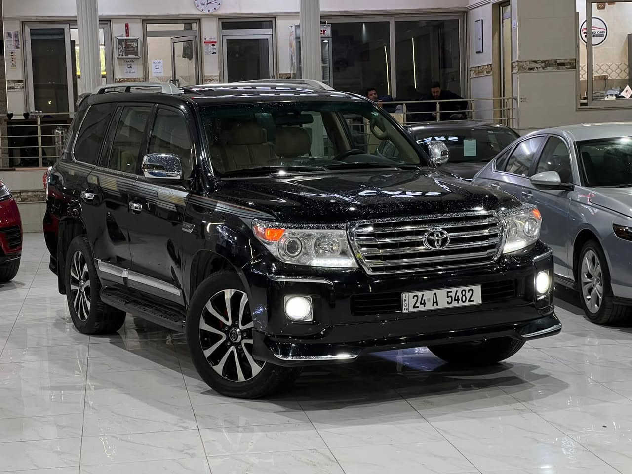 سلام عليكم ورحمة وبركاته 🤍
 تويتا لاندكروزر موديل2009 
الضررسياره:بدون صبغ بص باب و جملغ ورا تعديل بارد 
السعر 288 بيهامجال 
سياره رقم و فحص هزه كلو جديد حةتا 2039 جديد 
سياره V6سلندر
ماصفات سياره GXR معروفه فول 
سياره4*4 
سيلات 
بصمه 
كاميرا
شاشه 
حساس 
شغال 
سلاجه 
لايتات LED
زينو 
ويل كروم 

مكان سياره أربيل شارع ١٠٠م📍
☎️***********☎️
