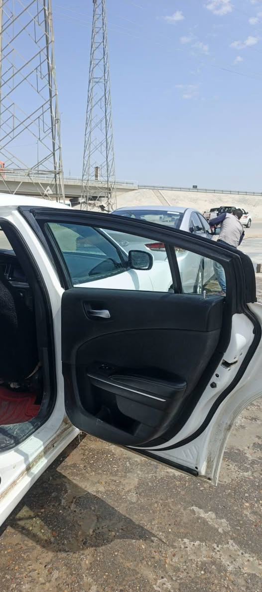 السلام عليكم جارجر 15مواصفات عادية رقم ذي قار بسمي حادثة بل منشور اسيارة نقص حدادية أمامية /*********** السعر 165
