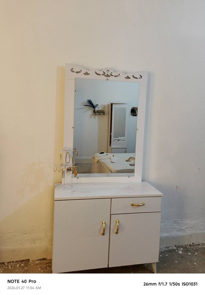 سلام عليكم غرفة نظيفه صار 4 اشهر من اشتريتها 400 مع الدوشك مالتها وبي مجال شي قليل


**إذا كنت صاحب هذا الإعلان وتريد حذفه لأي سبب، رجاءا أرسل رسالة إلى الدعم الفني**