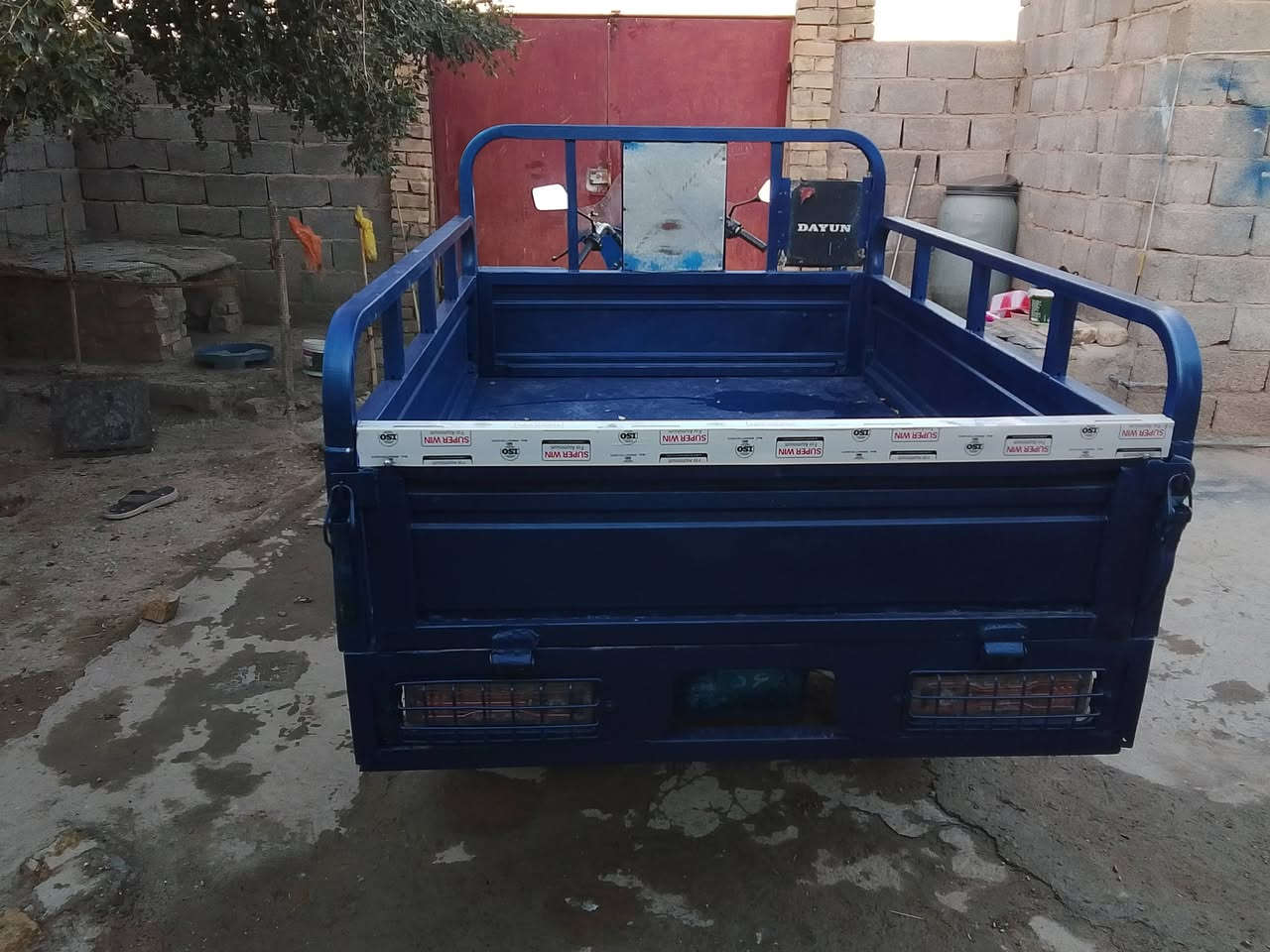 السلام عليكم ستوته للبيع موديل 18 مكانها واسط الحي ***********
