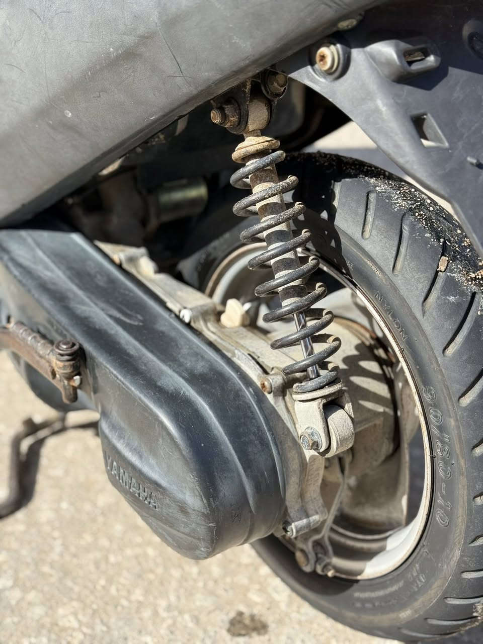 السلام عليكم بطه للبيع موديل 2003 دراجة نضيفة كفرات بلادي كهربائيات شغالة ماعدا الاشاير الدراجة مجفته مرة وحدة تجفيت اصلي شلعه ومعدل دك فوك الستين مابيها اي مشكله بس بيها صوت بسيط بالرولة! للاستفسار *********** المكان كربلاء حي الحوراء السعر 375
