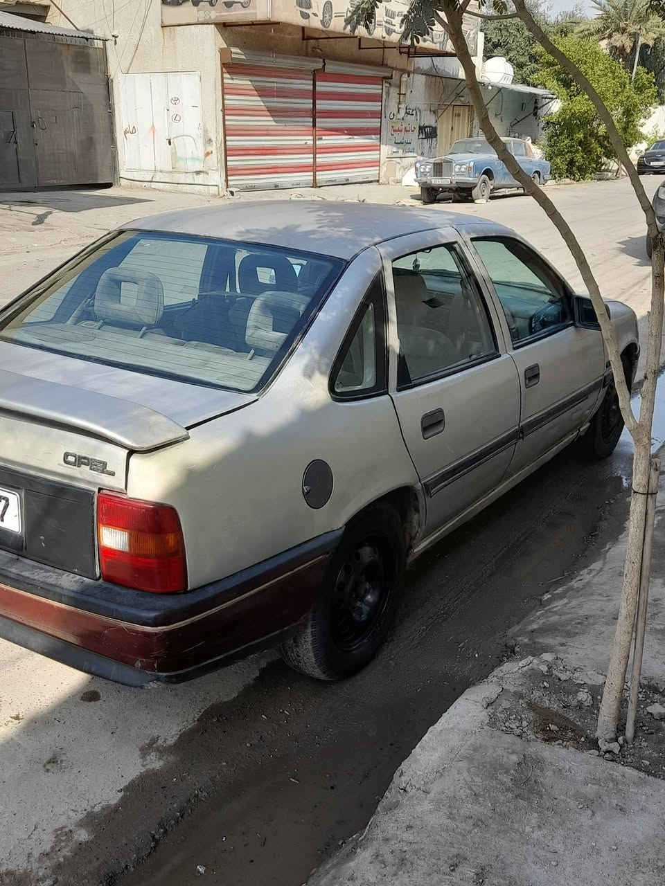 اوبل فيكترا موديل 1990حجم 20 رقم بغداد هزه جديدة  گيراوتوماتيك تبريد عاطل 
سنوية 2025
گيرمحرك تاخم صدر كله جديد  بشرط سياره جاهز ببه طخة بالجاملغ الخلفي  
نظام ABS اربع دسكات 
مكان بغداد البلديات 
االسعر 35 
***********
