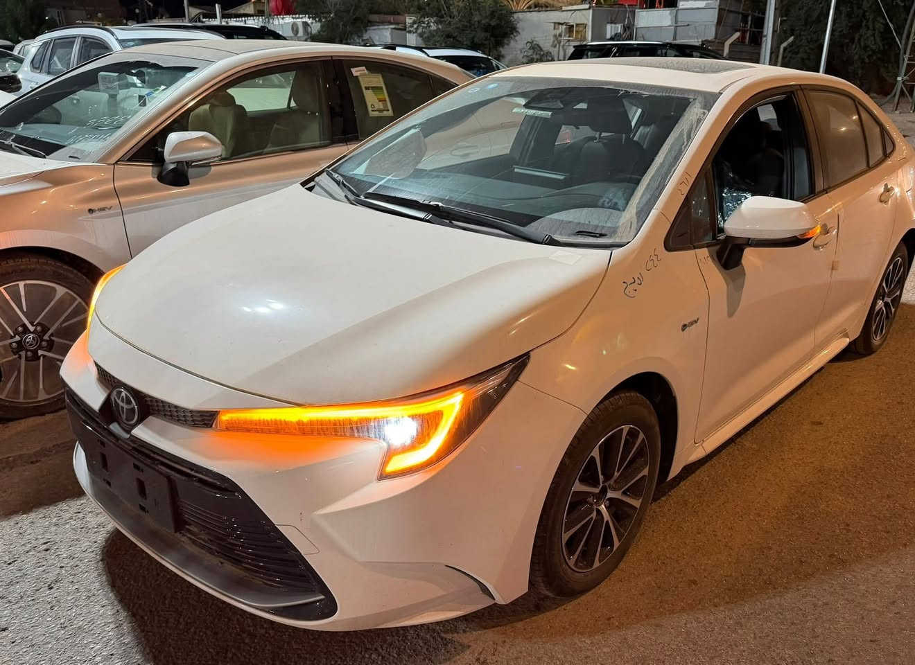 السلام عليكم 
كورلا ليفين موديل 2025 زيرو فتحه وداخل مخمل وشاشه وحساسات ورادار كامل موصفات سعرها 23.300
***********
