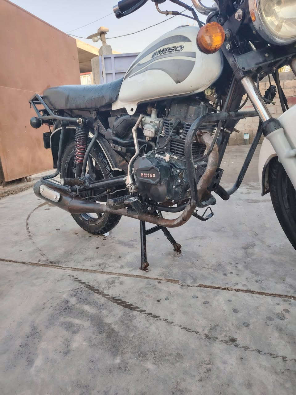 دراجه بوكسر bm150
اوراق كامله +كهربائيات كامله ع اخر حبايه 
للبيع سعر 750الف بغداد تاجي 
تواصل ***********
***********
