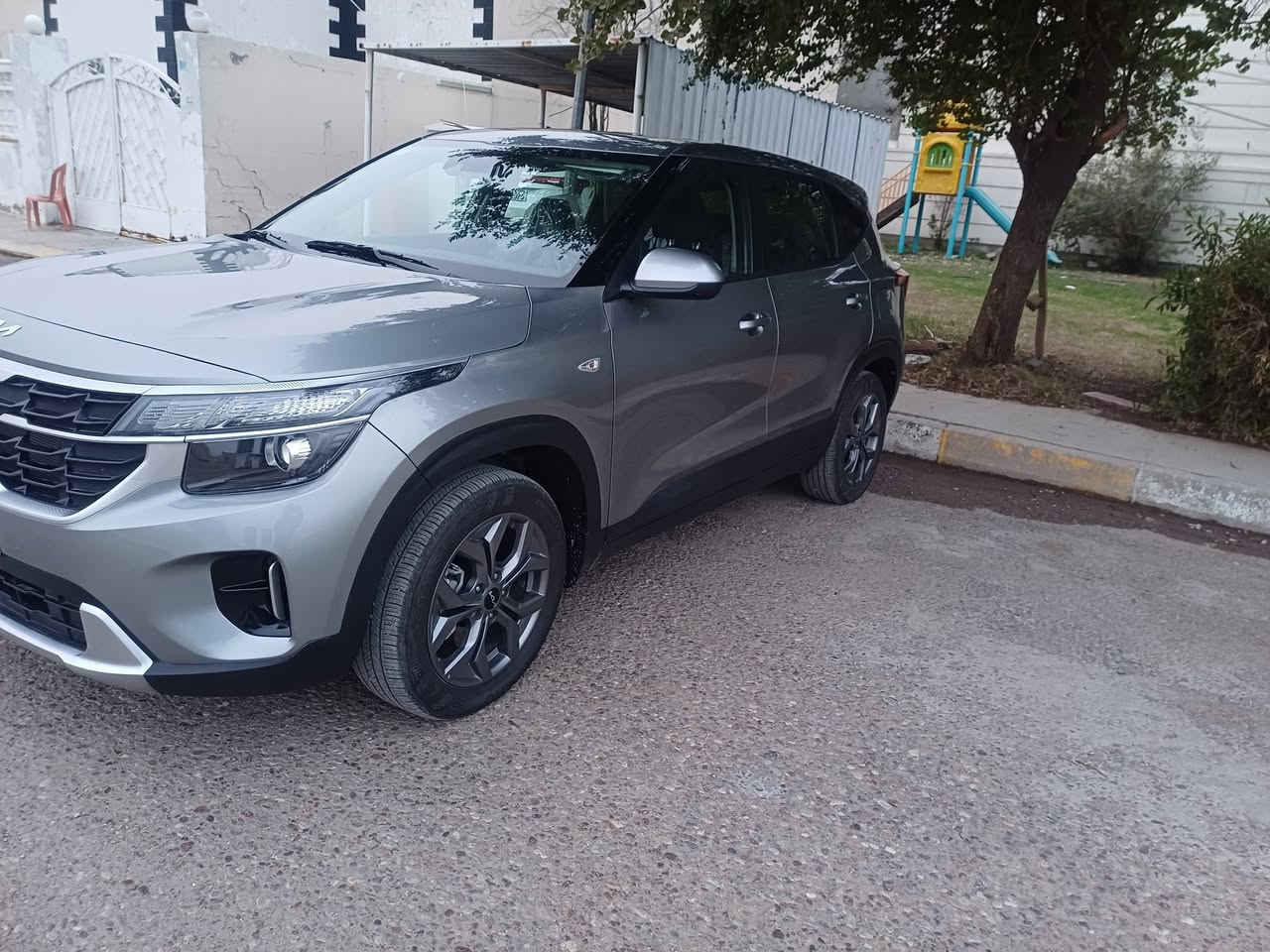 كيا سيلتوز موديل 2025 وارد امريكي محرك 2000  ماشية 8500 ضررها قطع واحد بنيد  مبدلل  وقابل  للزيادة السعر 160 مكان السيارة الكرخ شارع حيفا  رقم ***********
