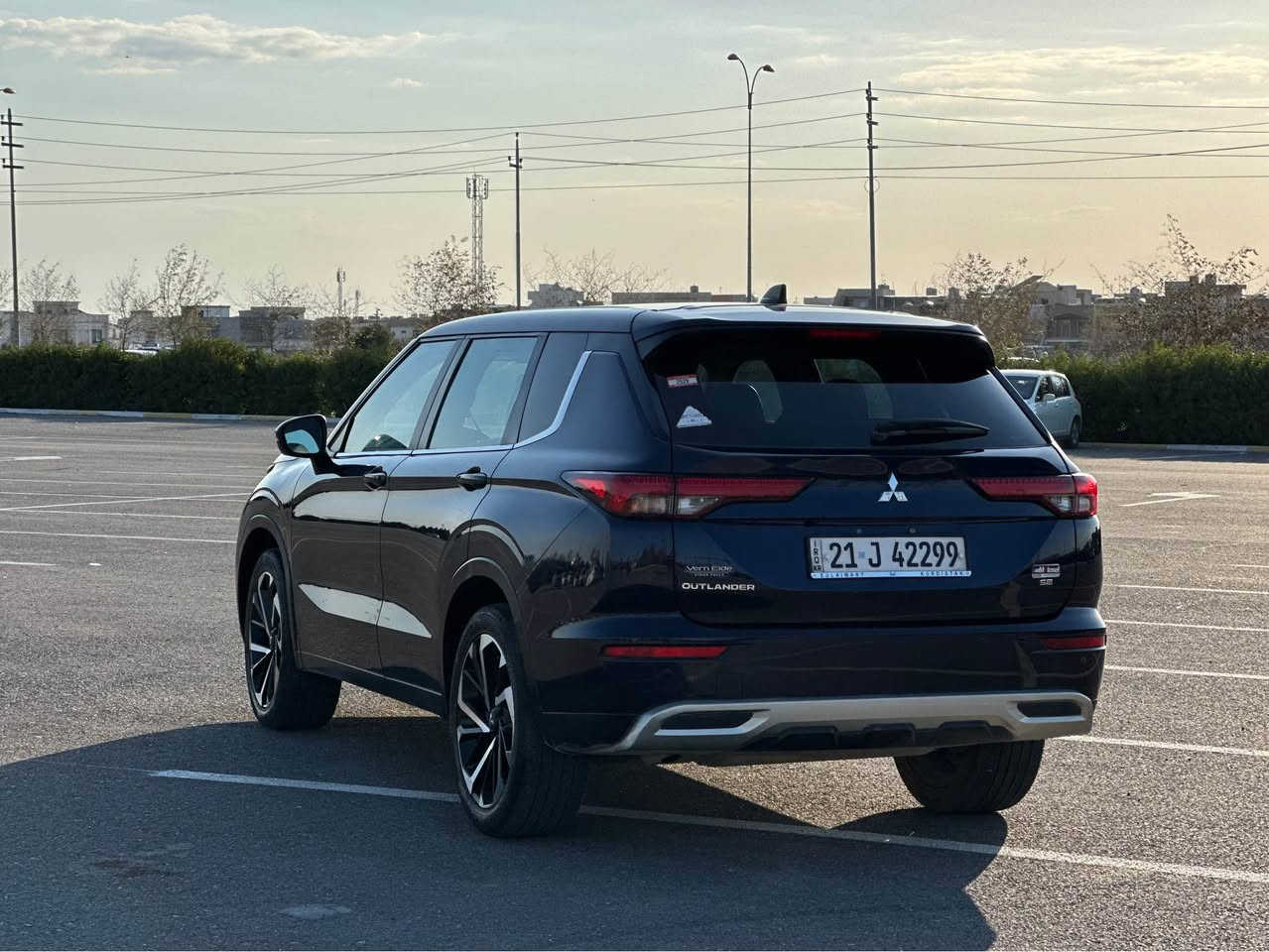 ئاوتلاندەر مودیل 2023 موسەفات SE ٣ریس کوشینە کوشین ساردو گەرمە رادارەو کامیری 360 پلەیە بەسمە 7 ئرباگە دەبل ئەکسلە 6مودی لیخورینی هەیە  وەکو بویاغ دوو پارچەی هەیە بونیت و چامەلخ ئرباگی سوکان تەقیوە
76هەزار روشتوە
سعری :205
ژم *********** أربيل, العراق
