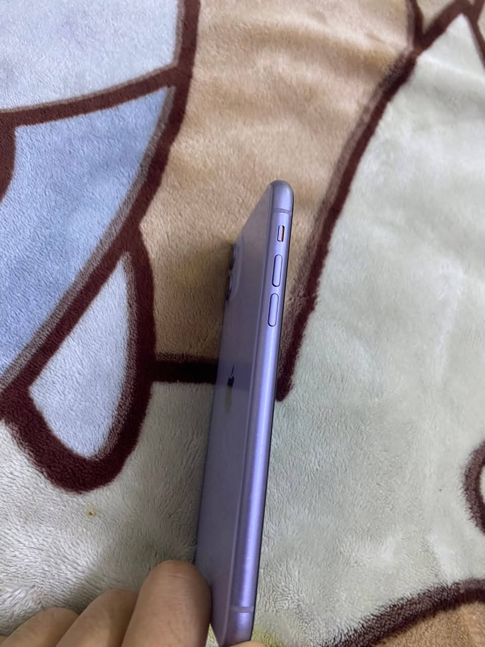 سلام عليكم
ايفون ١١عادي ذاكره١٢٨ بطاريه ٧٧ جهاز مكفول ماابدل بي شي وعلى ايدي ومعتني بي كلش 
مكاني الديوانيه 
رقم تلفوني ***********
السعر ٢٦٠ وبي مجال
