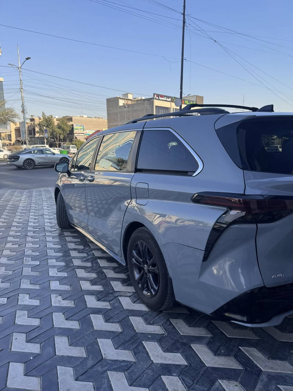 بسم الله الرحمن الرحيم
تويوتا سينا 2024 xse هايبرد 
مواصفات الxse معروفة تجي فول مواصفات
حادث جاملغ خلفي موضح بلصور 
السعر 325$
للأستفسار
***********
مكاني بغداد
