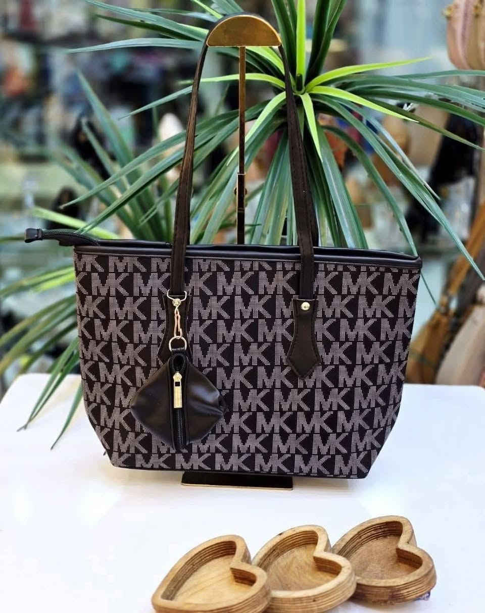 مساء الخير .... .وفرنا لكم .. 🍋🍋🍋
حقيبة   تصميم مميز و انيق ....
سعر ب5  الاف 
  العنوان : كوت / شارع الهورة / معرض الرواق  يوجد خدمة توصيل لكافة محافظات العراق 😍 واتساب *********** __*********** الجمال 🌹الأناقة 🌹 البساطة 🌹النزاكة 😁

#اكسبلور #اكسبلور_فولو_ي_حلو🔥😴_ي_عمري #اكسبلور_فولو_شوفو_البوستات_الي_قبل_راح_تعجبكم دهل اوران, واسط
