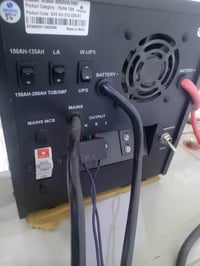 للبيع عاكسه نوع هندي  بطريات ٤ عدد اربعه نوع جيد ثقيل الوحده يشيلوه زل...