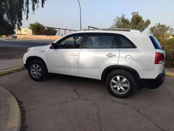 سورنتو ٢٠١٣ خليجي بيها قطعة صبغ بدون دواخل كلها ع الشركة رقم أربيل دولي وباسمي العنوان المجمع السكني في قضاء الدور هـ *********** السعر ١٦٠
مكلف بنشر للستفسار الاتصال برقم فقط
