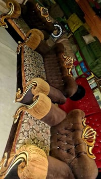 ديوانية • ١٠مقاعد • الخصيمه السايدين`,`قرب زها مول`,`سجاد داخل`,`توصيل