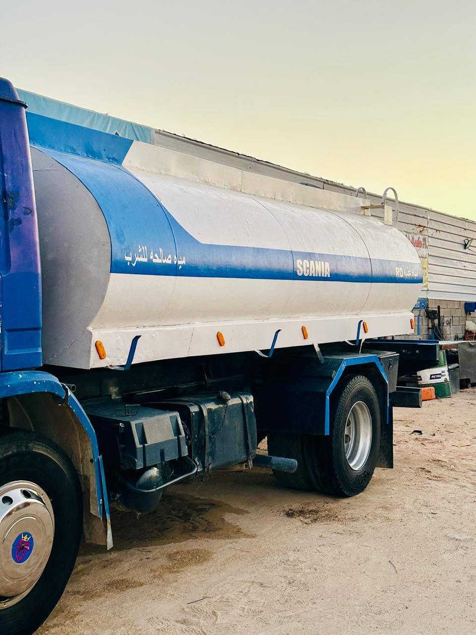 سلام عليكم
سكانيا تنكر ماء 15 طن جاهزه للشغل رقك شمالي مكينه ست روس 5 كير نص دكمه السعر 95 ورقه

للستفسار
***********
