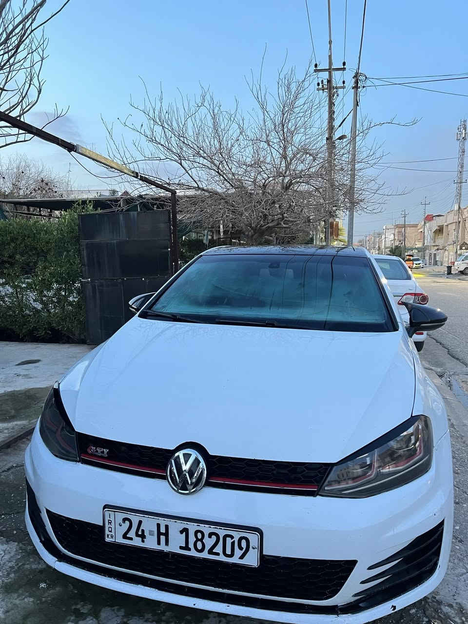 ‏Golf GTi mk7 stage1 2017 فول مواصفات 1/1 نظيفة وجاهزة
مكينه 2000 توربو ((كير ومكينة بشرط ))

حادثها بنيد وجاملغات امامي بيها داخل اللغد شي بسط
ماشيه 105 ميل  

عليه ملف تزويد بوب كورن وبك فاير وحلوك صالنصه كورسا فقط عل S 

📍مكان السياره اربيل  

السعر 125$ (( عليه غرامه 23 ورقه ينزل من السعر )) 

*********** 📞

‏Golf GTi mk7 stage1 2017 فول قەپات 1/1 خاۆێنە و بێ مەسرف
مكينه 2000 تۆربۆ ((گێر ومکینە بەشرت ))

حادیسی بونيد و دوو چاملۆغی پێشەوە هەندەک ناوی گرتیە 
105 ميل رۆیشتەوە

📍ناونیشان / اربيل  

سعری 125$ (( 23 وەرەقه غەرامەی لە سەرە )) 

*********** 📞
