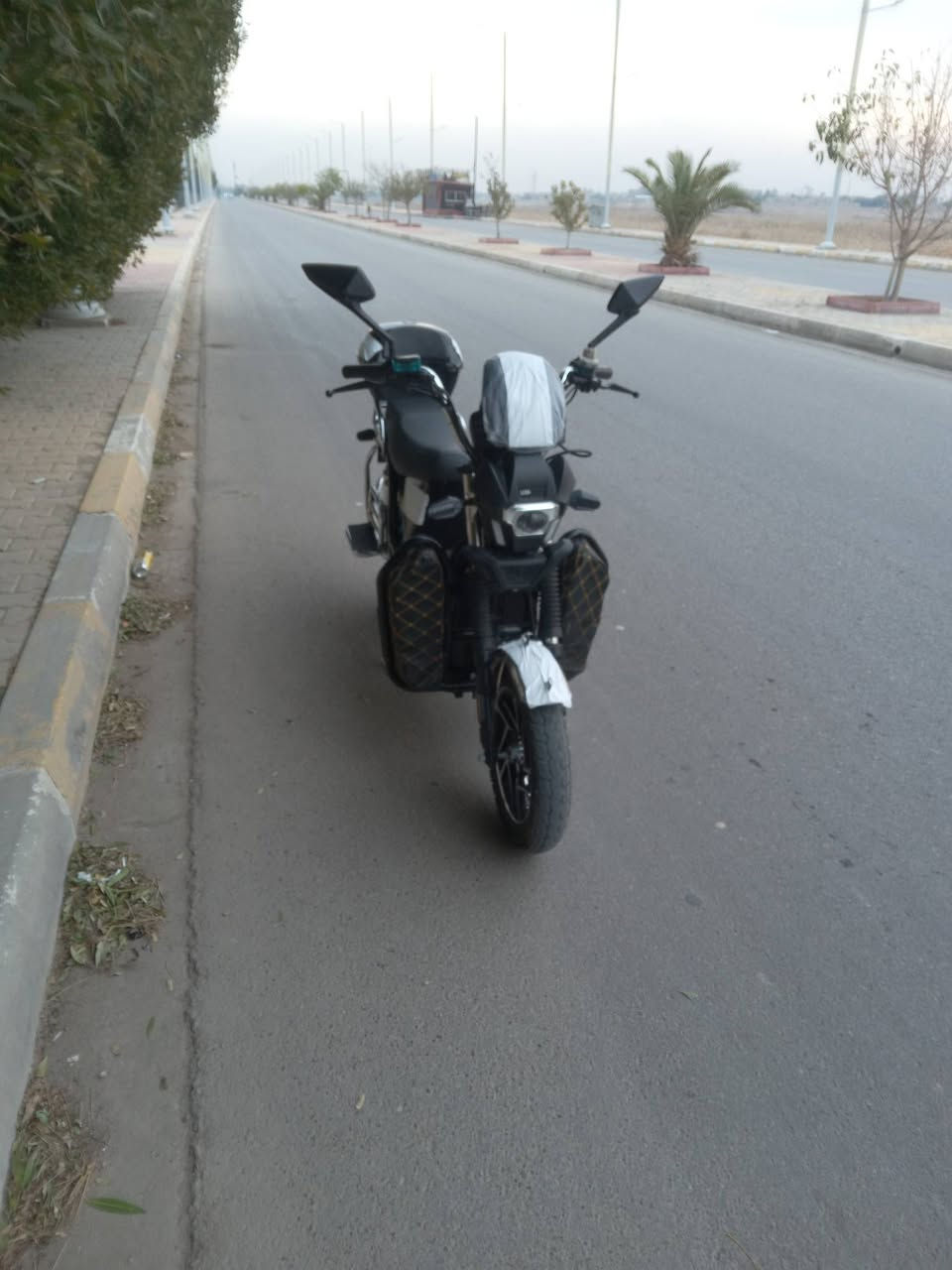 دراجه شحن جبلي للبيع  بطاريات ٦  ابلاديات  على فحص   دراجه نضيفه وكهربائيات كله شغاله  دراجه امرتبه وامداريه حيل  دراجه اي نقص مابيه  تركب وتروح  ٤ نمر   دراجه مال جنيه   ولشراي خلي يخابرني ويشلع عيوني الرقم /*********** ول مو شراي خلي يعبر منشور
