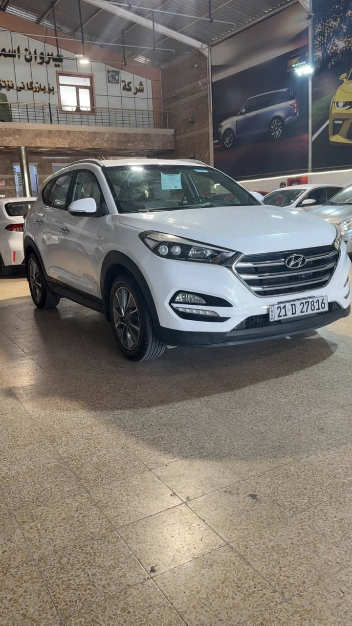 کوردی/عربی

تۆکسۆن مۆدیل 2018

چامڵخ بۆنیت بێ ژۆرێ بێ ئەرباک

نیوچەوانی سەری کەمەک تەح دیلە
مەکینەی نەکراوەتەوە سەیارەکە تابڵێی جوانەو بەپاکی ماوەتەقە سەنەویو شتی شی هەموی نوێیە

📞 ***********

‎توسان موديل 2018

‎الجاملغ والبونيد بدون داخل وبدون إيرباج

‎أعلى السقف (النيوچەوان) فيه تعديل بسيط المحرك لم يفتح، السيارة ممتازة جداً ونظيفة، السنوية والأوراق كلها جديدة

📞 *********** أربيل, العراق
