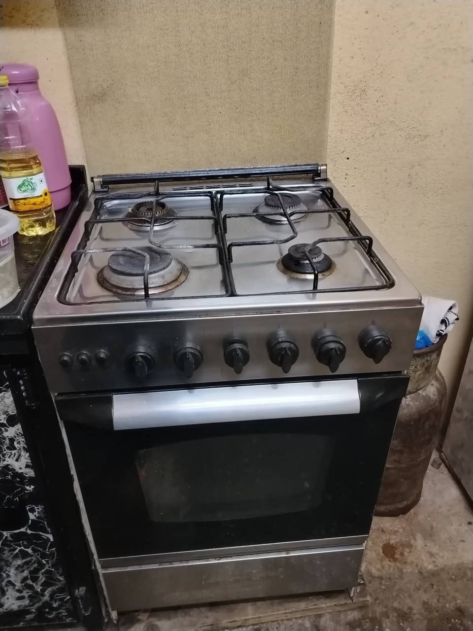 طباخ للبيع السعر ٤٠للتواصل ***********
