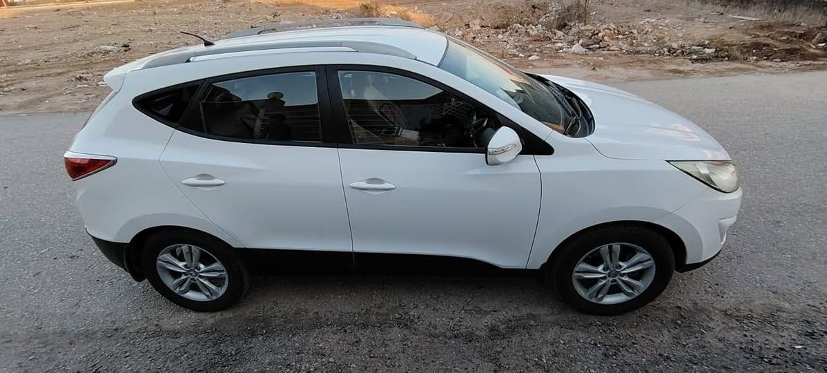 بسم الله الرحمن الرحيم
توسان 2013  خليجي مكفوله  
 محرك 2000 دوش  مكفوله من ضربه وصبغ  وبارد السياره بسمي مكان بابل رقم السياره بابل   سعر 150 وبيها مجال 
الاستفسار 
***********
***********
