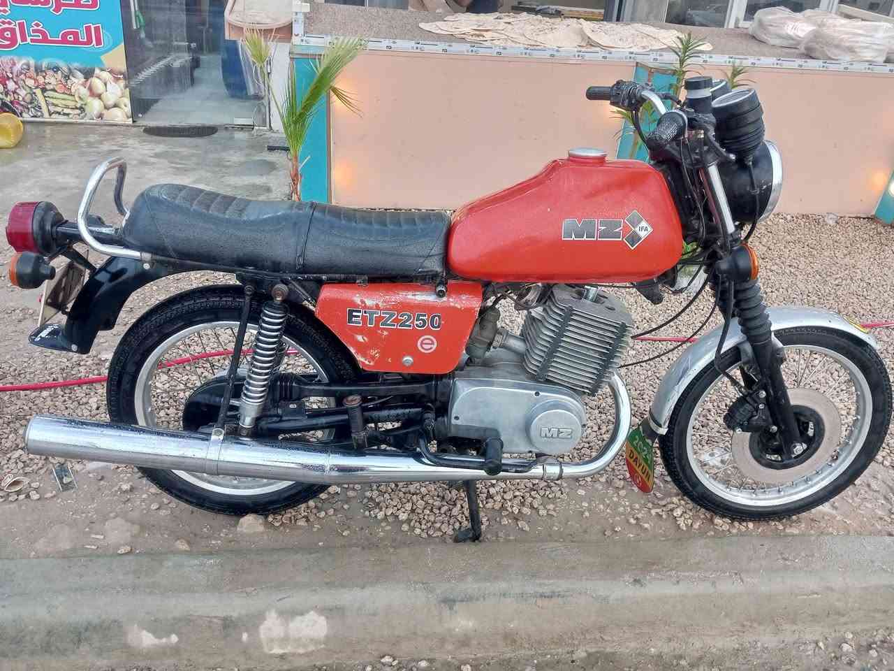 سلام عليكم من رخصت مدير الكروب المحترام امزات 82 سايس 3على الفتح راس وجعب الماني لاستفسار *********** مكاني كربلاء
