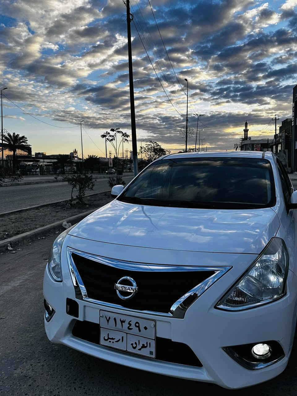 للبيع نيسان صني هندي 2022 بليته زركه مكفوله بيها بارد بالجنطه  تراي زيرو   ***********. .؟

