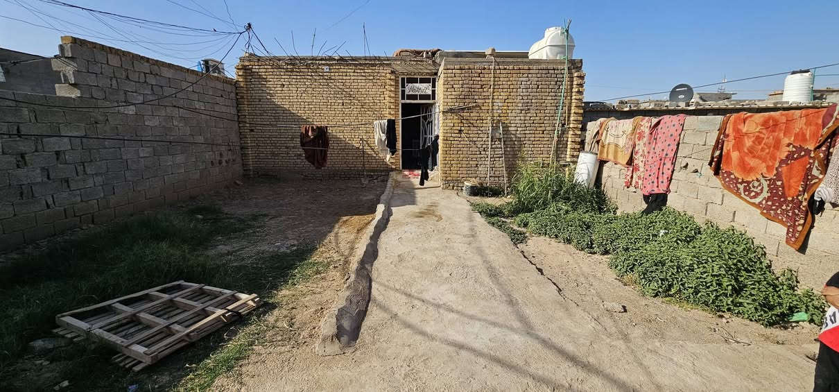 البناء متكون غرفتين وصاله وصحيات داخليه وخارجيه
العنوان كوت زويرجات بدايت شارع الزنابره بلفرع رابع بيت عن شارع الزنابره الاستفسار***********

***********
