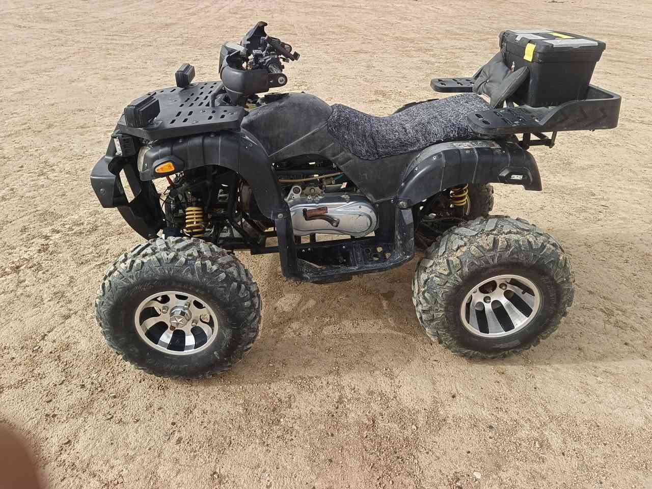 دباب رباعي يرهم للفلاحين نضيف حيل للبيع السعر ١٢ ورقه وبي مجال***********
